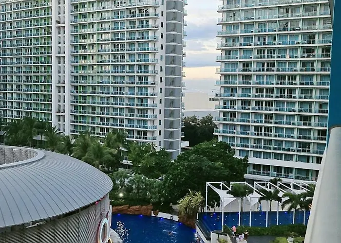 Cozy Azure Urban Residences *