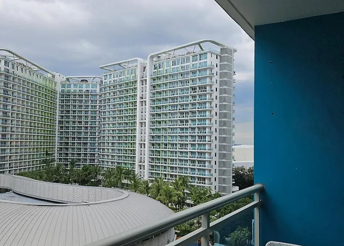 Cozy Azure Urban Residences *